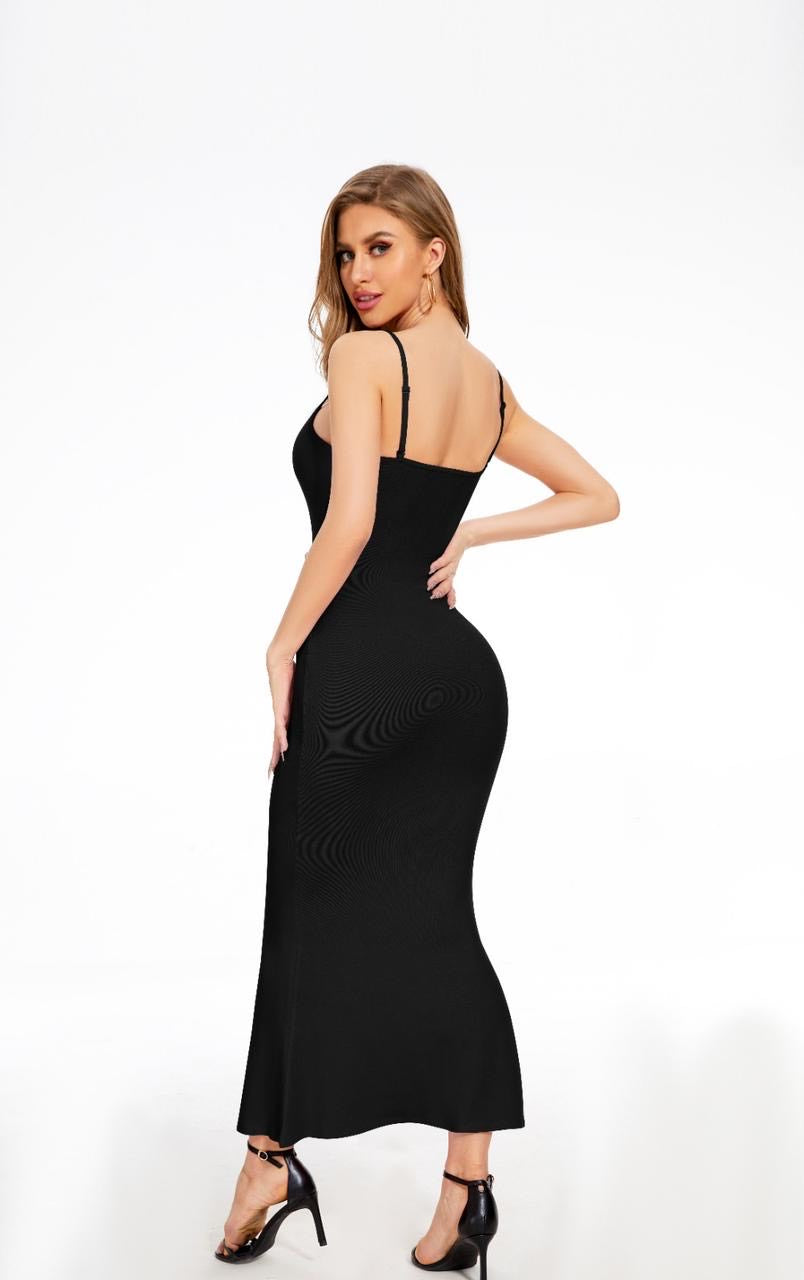 Robe noir avec body shaper inclu